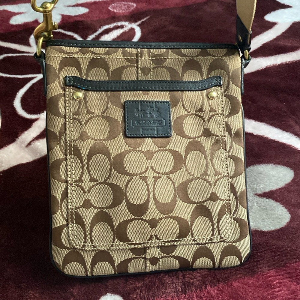 Small coach brown with beige